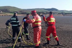 Alerta in Mures! Copil de 10 ani, blocat in namol