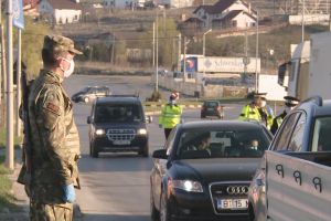 Doi bărbaţi din judeţul Suceava au părăsit oraşul aflat în carantină şi au plecat spre Botoşani. Au fost prinşi înainte de a ajunge în municipiu
