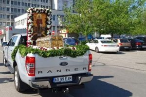 Procesiune cu Sfântuliţa pentru izbăvirea de coronavirus