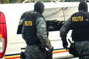 Mureşeni arestaţi după ce au lovit poliţişti aflaţi în misiune!