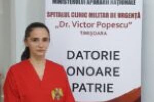 Când Iaşi e aproape de Timişoara! O asistentă medicală a venit din nord-estul României să îi ajute pe medicii de la Spitalul Militar!