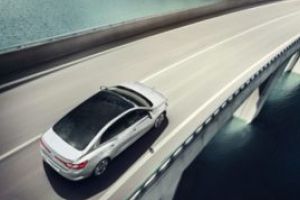 Renault va relua gradual producţia în Franţa