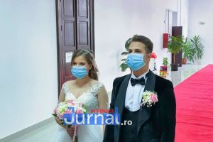 FOTO: Cum arată o cununie civilă în plină epidemie de coronavirus