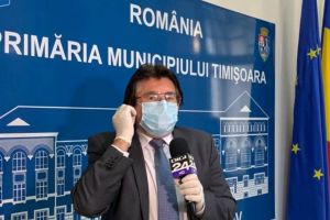 Rămân doar măştile de protecţie obligatorii în Timişoara. Robu renunţă la mănuşi