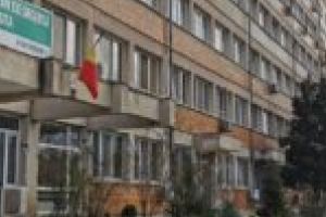 Mai mulţi medici şi asistente de la Spitalul Judeţean din Reşiţa s-au împărtăşit la un preot infectat cu coronavirus!