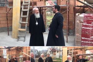 În plină pandemie, Mitropolitul Andrei face vizite în parohiile din judeţ fără să poarte mască (FOTO)