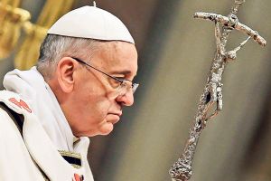 Papa Francisc donează cinci ventilatoare pulmonare şi materiale sanitare pentru spitalul din Suceava
