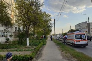 S-a intamplat acum! Brailean cazut de la etajul 2 al unui bloc din municipiu