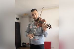 Ceva de vis! Bis! Bis!“: Handbalistul Ionut Iancu, de la HC Dobrogea Sud Constanta, a interpretat la vioara Ave Maria“ 