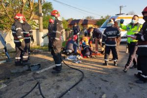 Accident MORTAL pe DN1, la Romanesti, dupa ce o dubita cu 4 persoane s-a rasturnat. Imagini cu impact emotional