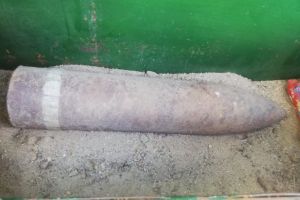 Muniţie rămasă neexplodată, găsită în comuna Cosâmbeşti, satul Gimbăşani