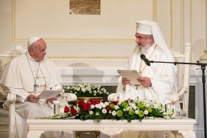 Patriarhul României mulţumeşte Papei Francisc pentru donaţia făcută Spitalului din Suceava