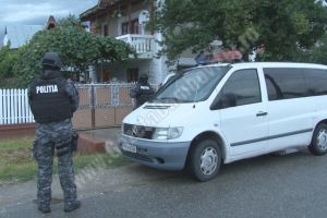 GURA OCNIŢEI: Șase percheziţii efectuate de poliţişti la persoane bănuite de furt