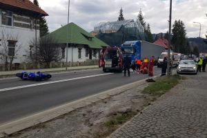 Accident rutier pe DN1. Implicate un autoturism si o motocicleta. Motociclistul, in stare grava 