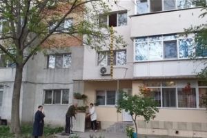 Tentativa de sinucidere sau curat ghinion!? Braileanul cazut ieri seara, de la etajul 4, a fentat, milimetric, moartea