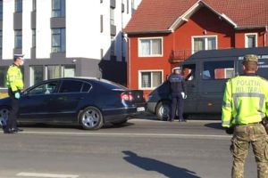 Încă o persoană cercetată penal pentru că a prezentat o adeverinţă falsă la control