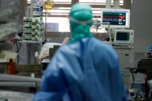 COVID-19 România: Noi decese ale unor persoane infectate. Cea mai tânără victimă avea 21 de ani