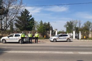 FOTO! Filtre ale poliţiştilor în zona cimitirelor municipiul Botoşani