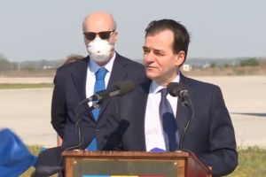 LIVE VIDEO: Ludovic Orban, declaratii de presa la intampinarea medicilor si asistentilor romani veniti din Italia