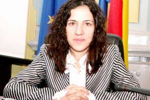 Roxana Mînzatu către Guvern: ,,Folosiţi fondurile europene pentru a achiziţiona echipamente şi susţineţi elevii vulnerabili să acceseze cursurile online”