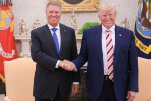 Iohannis a vorbit la telefon cu Trump – Preşedintele SUA vrea să ne trimită ventilatoare