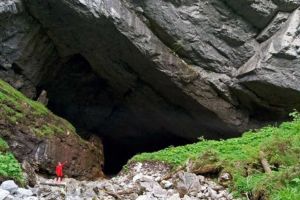 FOTO| Hoanca Apei – Peştera superbă din Munţii Apuseni, capcană şi cimitir pentru urşi