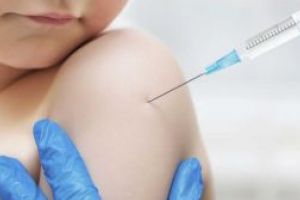 UNICEF: Copiii riscă să nu beneficieze de vaccinurile vitale împotriva rujeolei, difteriei şi poliomielitei din cauza întreruperii programelor de vaccinare