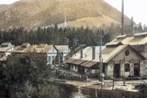 Ceas aniversar la Cugir: 221 de ani de la înfiinţarea Fabricii de Fier şi Oţel şi 10 ani de la reconstituirea monumentului simbol al Uzinei Mecanice