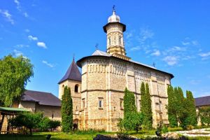 Mănăstirea Dragomirna a ieşit din carantină, după ce DSP Suceava a declarat focarul de ...