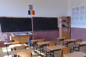 In atentia guvernului cu capul in nori! In Italia, scolile se redeschid in SEPTEMBRIE