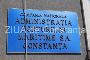 Proiect al Administratiei Porturilor Maritime Constanta. Pasarela pietonala de la Poarta 2, reabilitata (document)