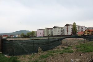 Teren pregătit pentru construcţia celui de-al treilea magazin Lidl din Bistriţa