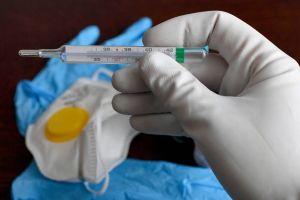 Șase noi simptome, adăugate pe lista celor care infectaţi cu coronavirus