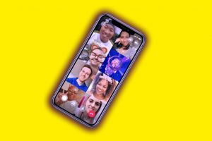 Facebook a reuşit, în sfârşit, să copieze Zoom: cum faci o conferinţă video în Messenger