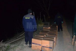 Focuri de armă şi ţigări de contrabandă de 120.000 de euro capturate în weekend