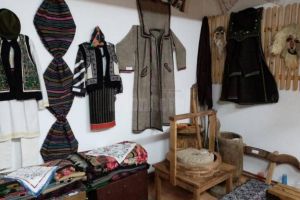 Colecţie etnografică impresionantă, la Clubul Copiilor Fălticeni