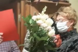 Dana este eroul nostru! Cum şi-a primit un pompier din Botoşani acasă soţia, după ce aceasta a stat două săptămâni pe “frontul” Covid – 19