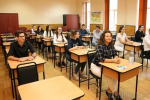 Învăţământ în vremuri de pandemie: Elevii nu vor mai da teze, Bacalaureatul va începe mai târziu (VIDEO)