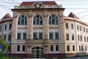 Turbulenţe la Dumbrăveni după o şedinţă cu profesorii de la Școala Specială – A fost chemată Poliţia