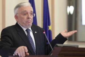 Mugur Isărescu il da de gol pe Florin Cîţu: A împrumutat aproape 1,6 miliarde de lei de la bănci, cu mult peste cât anunţase