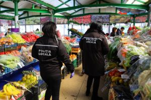 Politist local amenintat cu o toporisca in Piata Tomis III. Condamnare definitiva