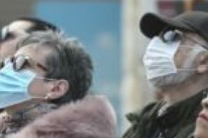 VIDEO. Societăţi care răspund nevoilor momentului! O firmă din Buziaş va produce un milion şi jumătate de măşti de protecţie pe lună