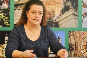Consilierul UDMR Kirei Melinda acuză din nou administraţia Bolojan de lipsă de transparenţă