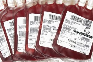 Care din pacienţii infectaţi cu CORONAVIRUS vor BENEFICIA de noul tratament cu PLASMĂ de la donatori VINDECAȚI