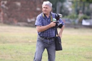 Poliţistul local care l-a jignit pe fotoreporterul Constantin Duma, cercetat disciplinar. Primarul: Trecem peste