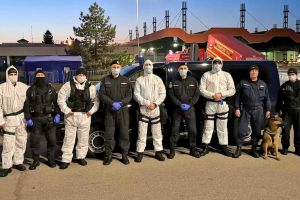 Salvatori pe toate fronturile: Jandarmii bihoreni au donat 7.500 de euro pentru achiziţia unui ventilator mecanic