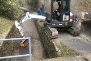 FOTO Lucrări de salubrizare la pârâul Graft, în zona După Ziduri