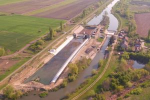 Paşi înainte pentru reluarea navigaţiei pe tot traseul canalului Bega. Probe de funcţionare la nodul hidrotehnic de la Sânmihaiu Român