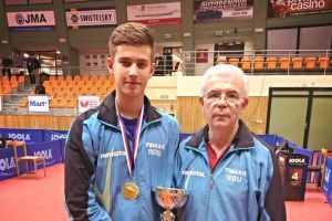O poveste din tinerete: Dupa liceu, Stelian Hasoti, viitor antrenor emerit de tenis de masa, a lucrat la Biblioteca Judeteana Constanta (galerie foto)