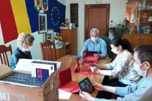 TABLETE PENTRU ELEVII DIN COMUNA CORBI